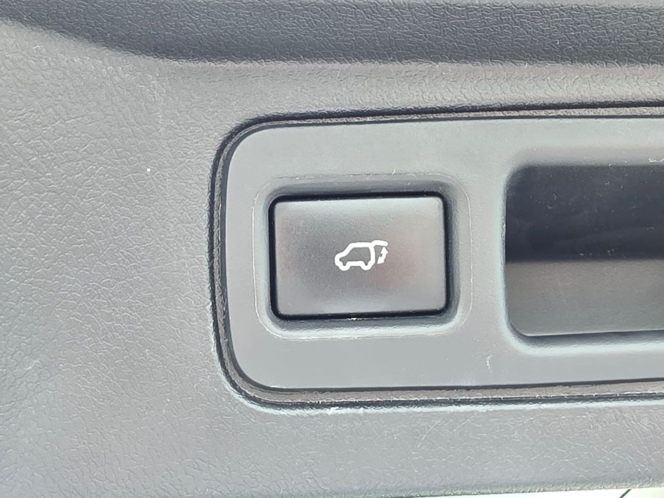 Toyota Fortuner diesel 2,8 liter right hand drive leather power seats with back camera