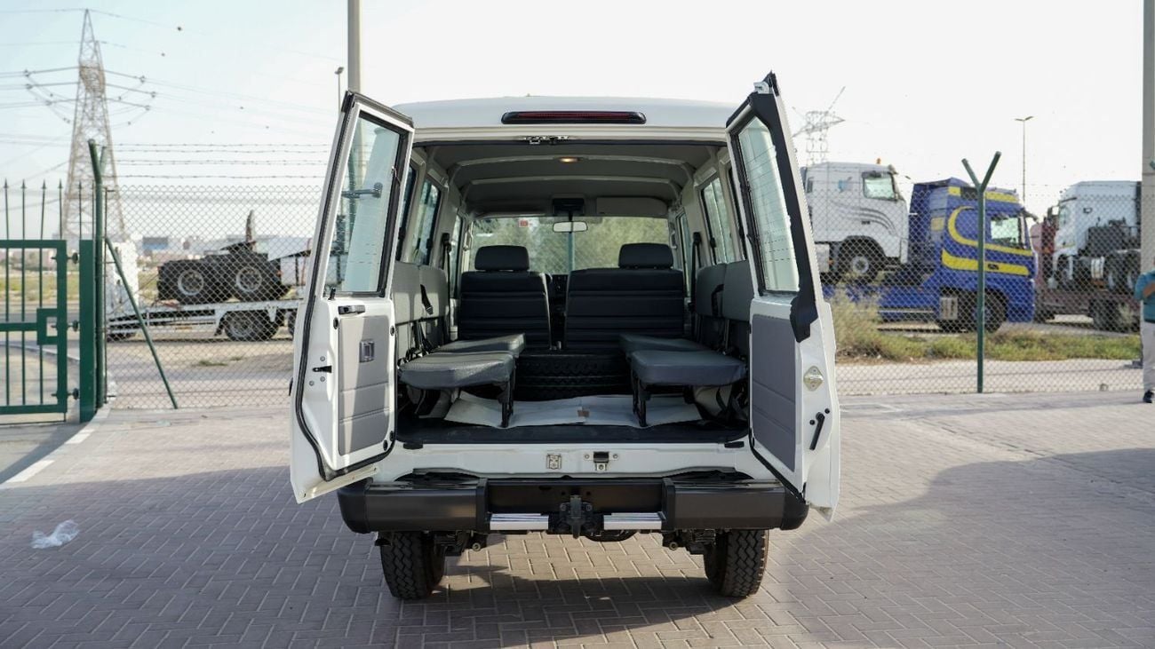 Toyota Land Cruiser 70 Land Cruiser Hard Top V6 4.2L 2025 MY EXPORT