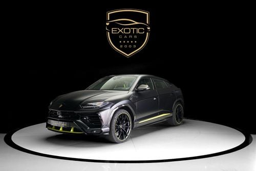 لامبورغيني اوروس Graphite Capsule