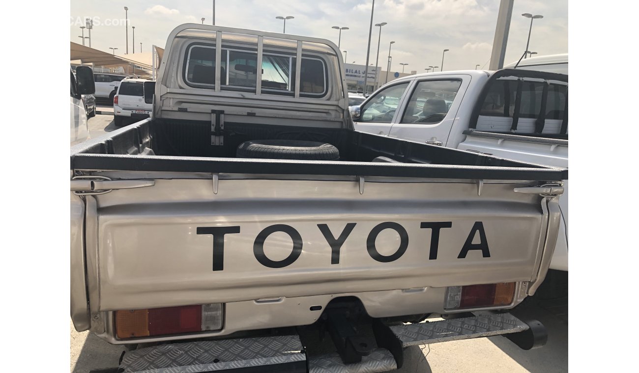 Toyota Land Cruiser Pick Up