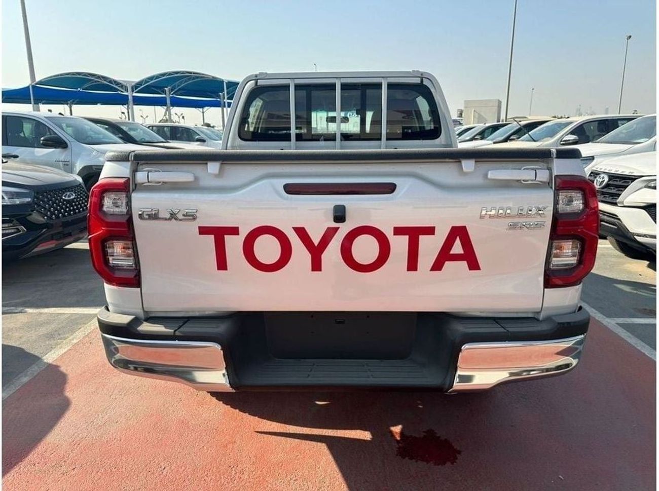Toyota Hilux TOYOTA HILUX 2.7 AT FULL OPTION WITH PUSH START WHITE OMAN SPEC 2025