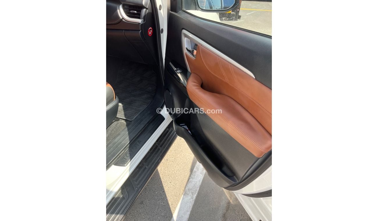 تويوتا فورتونر VXR