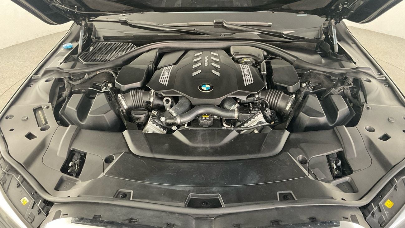 BMW 750Li Pure Excellence | upto AED 20,000 Ramadan Discount | Guaranteed Warranty | 0 Down Payment