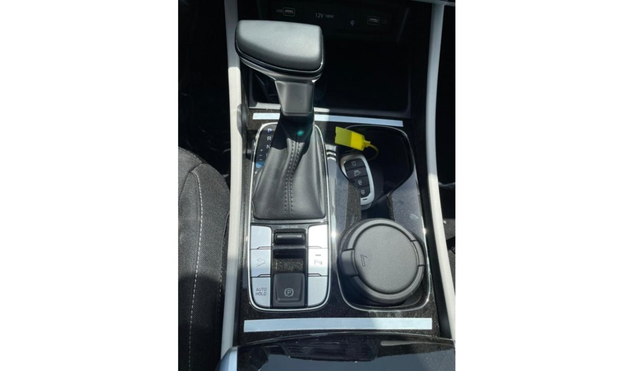 Hyundai Tucson 2.0L , New Shape , 2021 Model, Alloy wheels, Key less entry, Push Start, Remote Start, Only for Expo