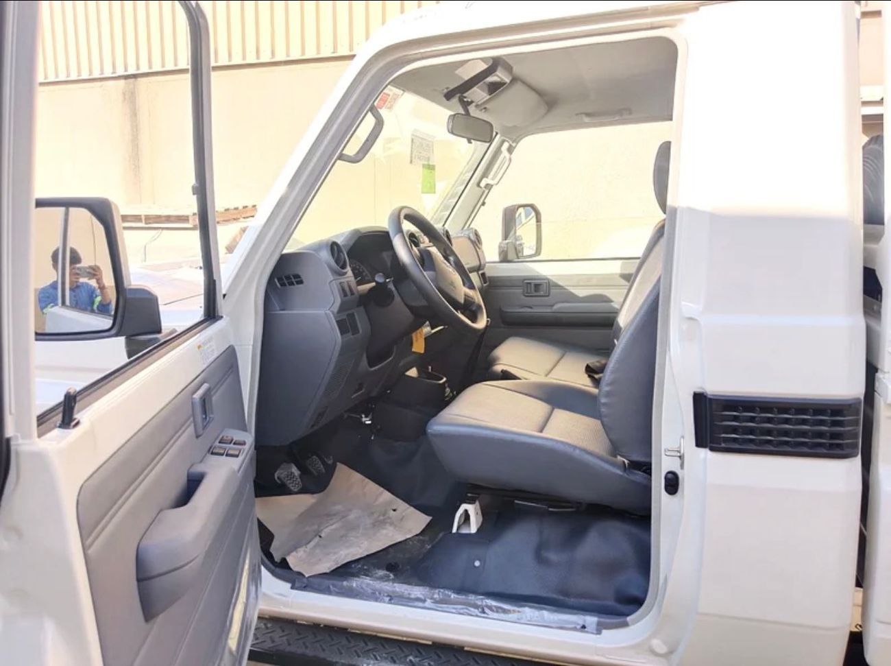 تويوتا لاند كروزر بيك آب SC 4.0L LAND CRUISER LC79 SC 4.2L DIESEL 2025