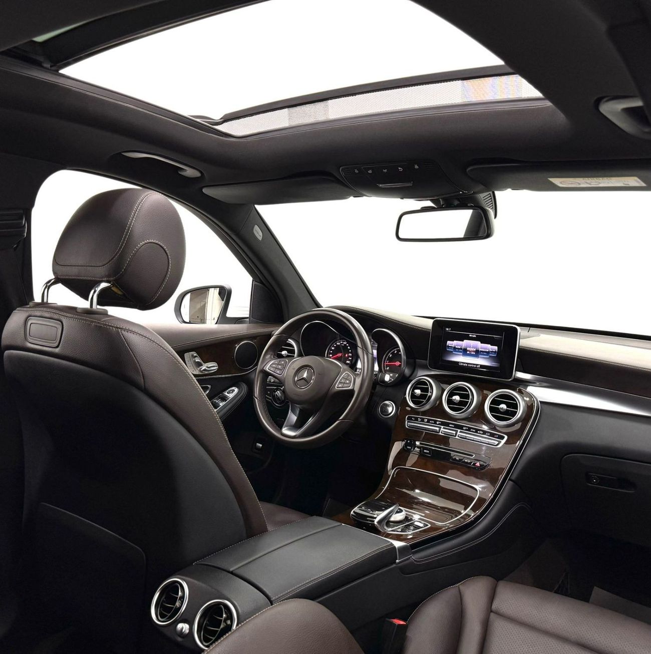 Mercedes-Benz GLC 250 Std 2017 Mercedes GLC250 4MATIC , Warranty, Full Service History, Excellent Condition, GCC