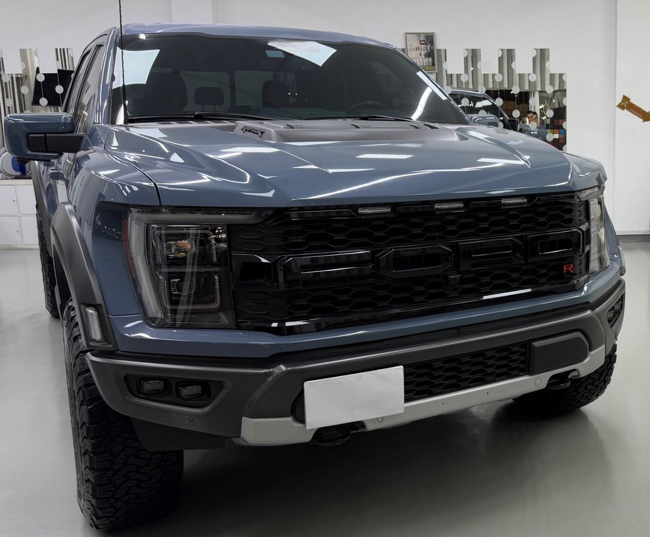 فورد إف-150 رابتور Perfect condition .. Low Milegea .. Brand new condition