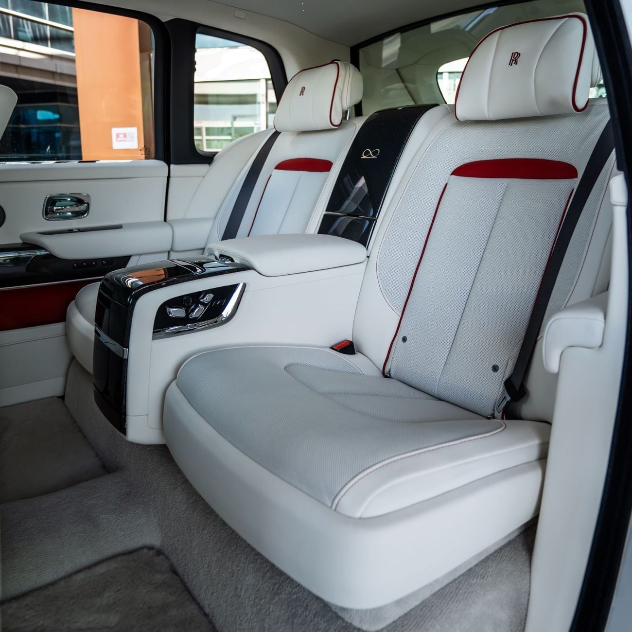 رولز رويس كولينان BLACK BADGE 2025 ROLLS ROYCE CULLINAN ( BRAND NEW )