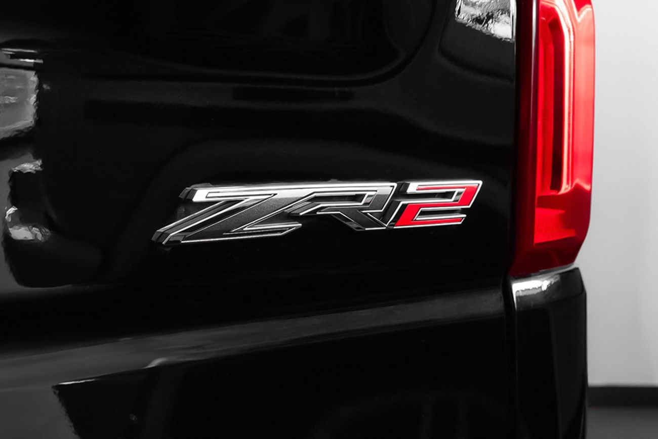 شيفروليه سيلفارادو ZR2 6.2