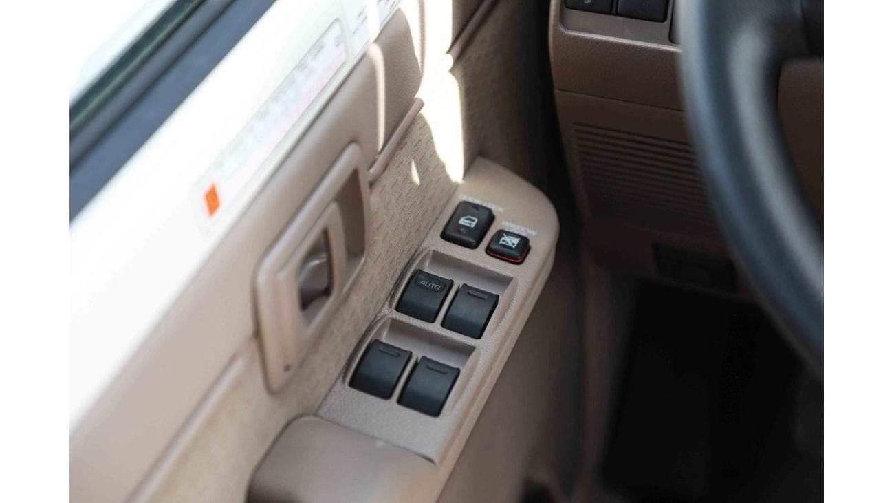 تويوتا لاند كروزر بيك آب 2024 Toyota LC79 4X4 Double Cab 4.5 V8 - بيج من الداخل بيج | للتصدير فقط