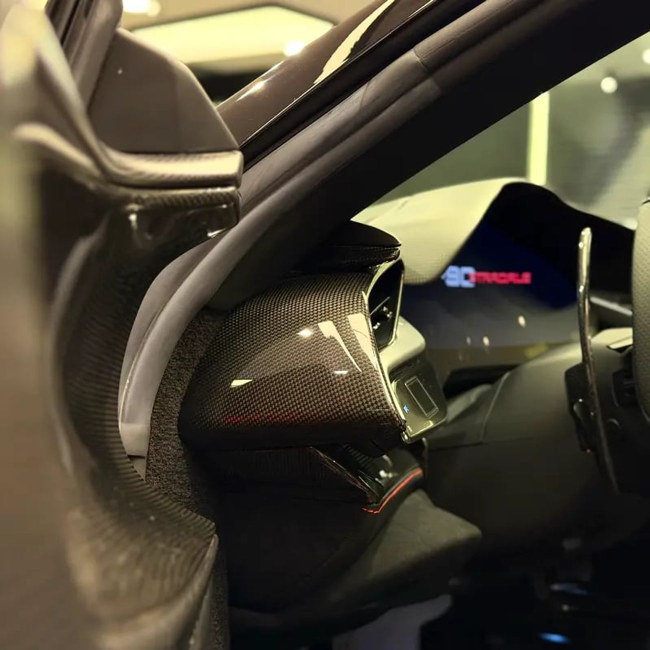 فيراري SF90 ستراديل SF90 ASSETO FIORANO BRAND