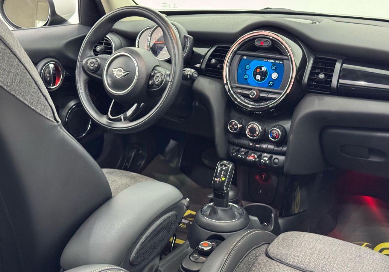 Mini Cooper Std 1.5L (4 Seater) 2020 MINI Cooper, Warranty, Full MINI Service History, Excellent Condition, GCC