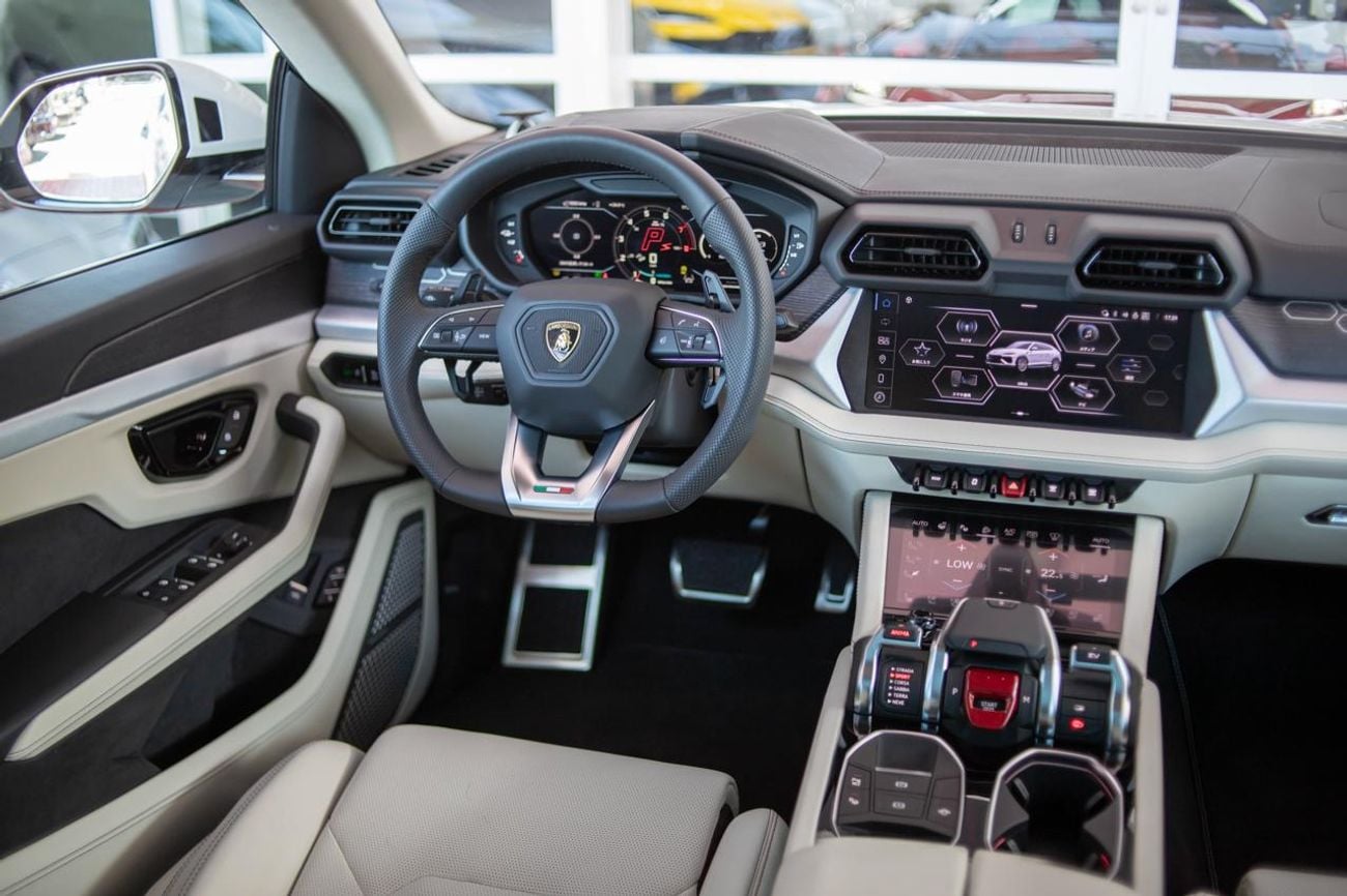 Lamborghini Urus Lamborghini Urus SE | 2025 | 1,200km