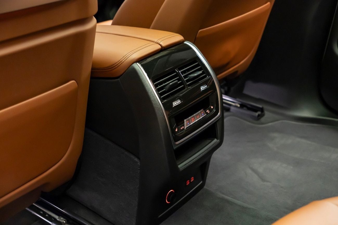 بي أم دبليو X7 M60i XDRIVE | 2024 | GCC Specs | Agency Warranty & Service