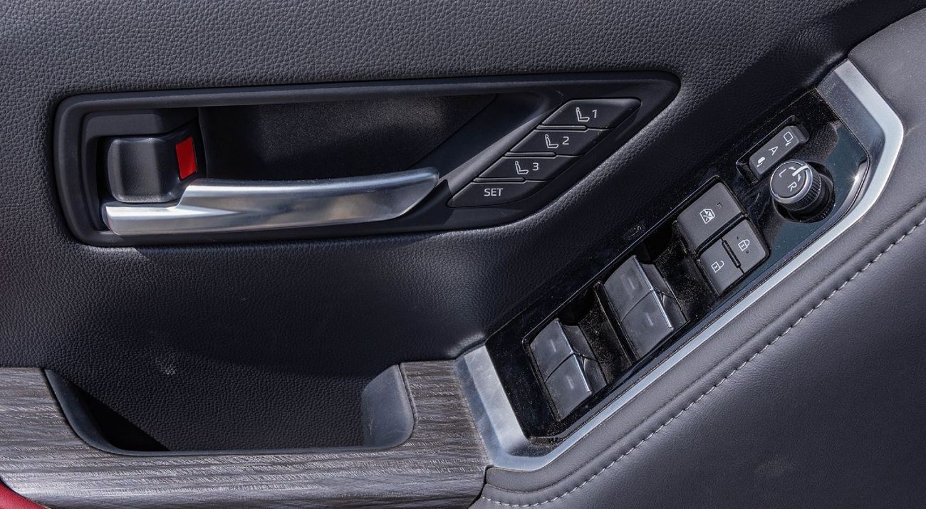 Toyota Land Cruiser ECT0113 - Toyota LC300 VXR  - 3.5L Hybrid At Black With Red 2025