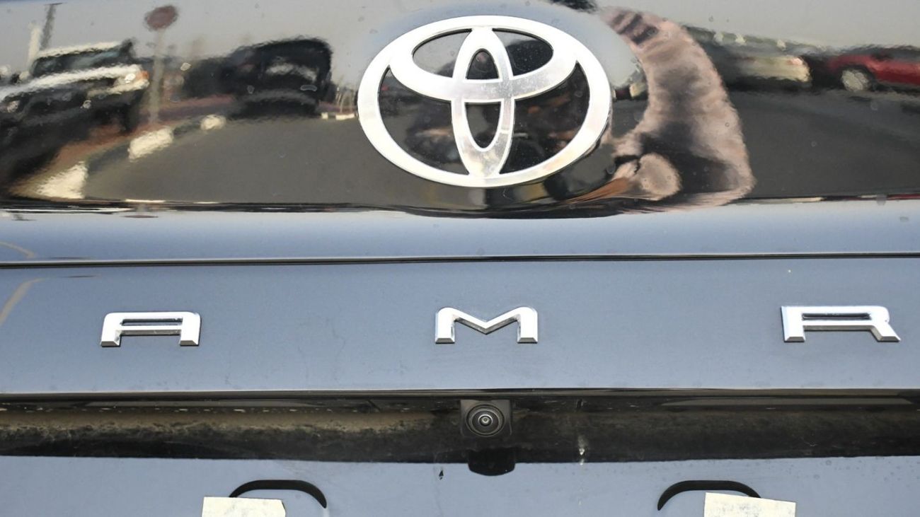 Toyota Camry GLE 2.5L Hybrid 2025YM