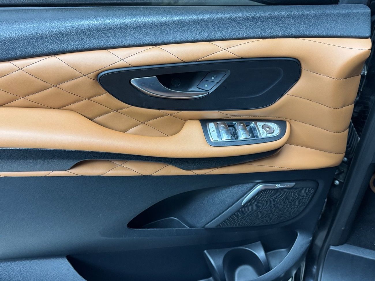 مرسيدس بنز V 300