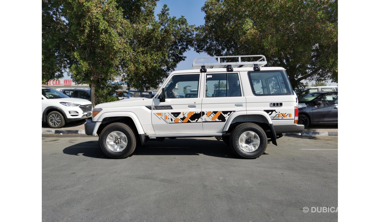 Toyota Land Cruiser Hard Top 4.2L,V6,DIESEL,5DOOR,LX76,ALLOY WHEELS,OVER FENDER,DVD+CAMERA,WOODEN,FULL OPTIONSA/T