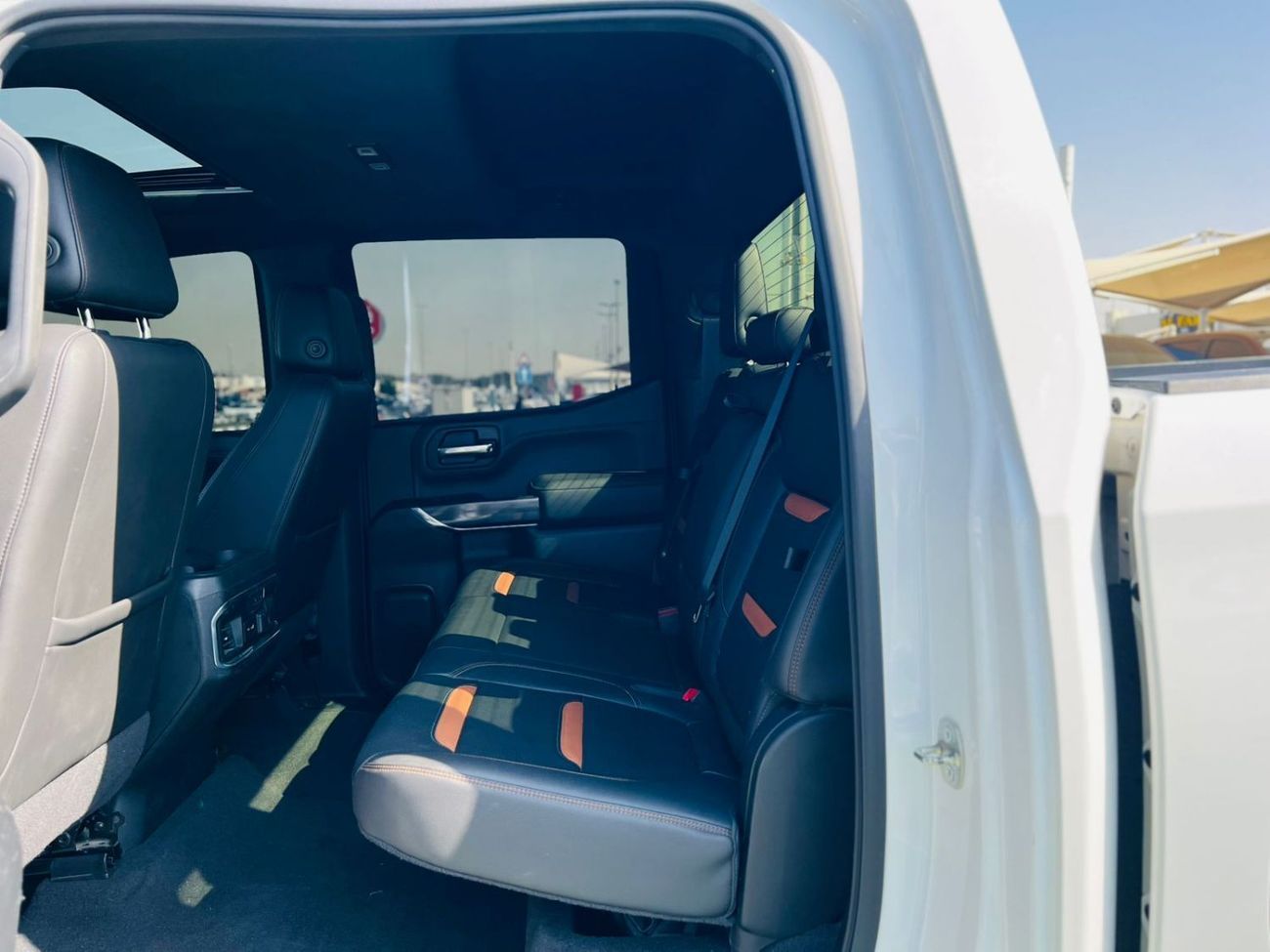 GMC Sierra GMC SIERRA 2020 5.3L V8 SLT Crew Cab (AWD)