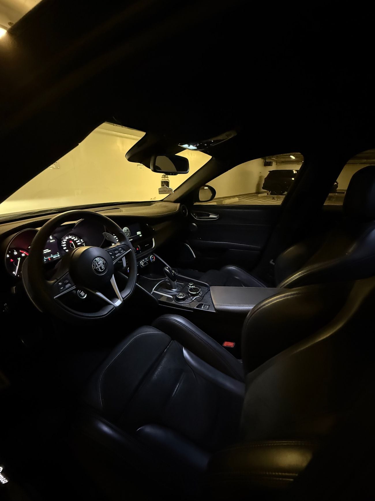 ألفا روميو جوليا Veloce 2.0L AWD