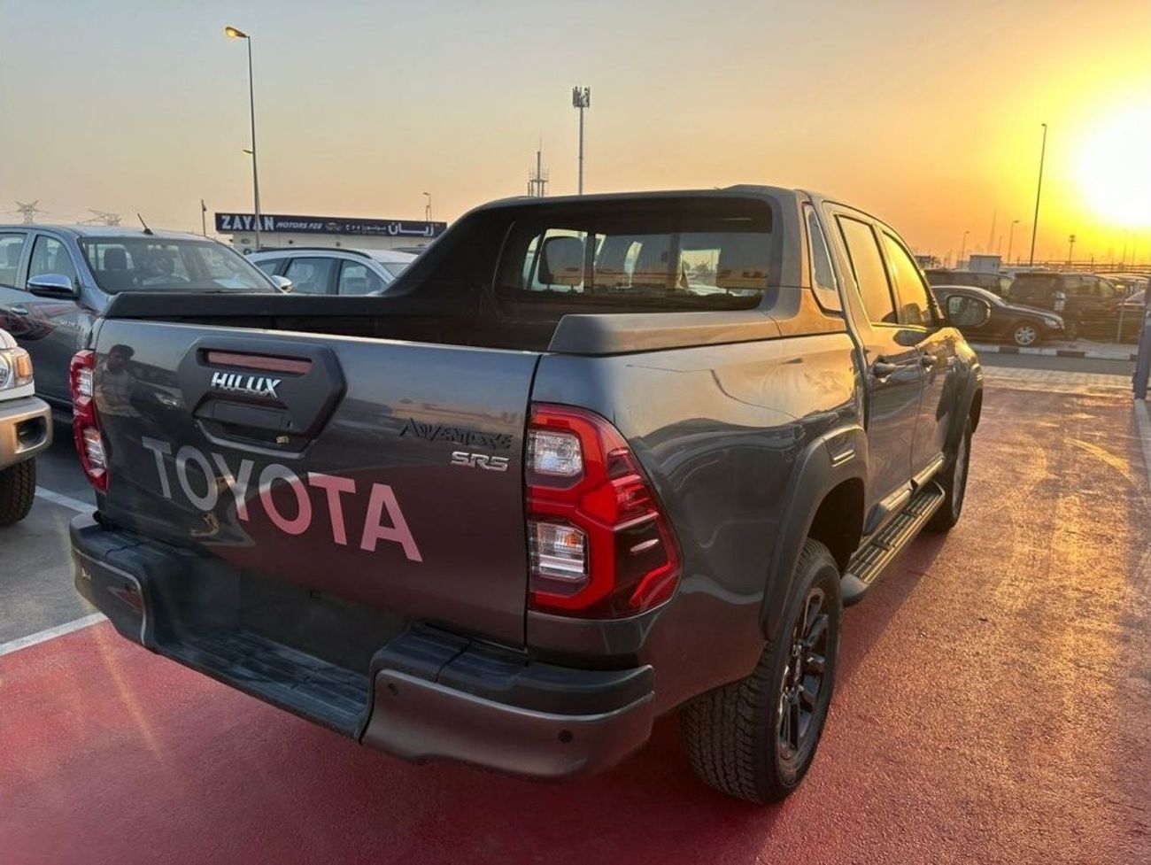 Toyota Hilux TOYOTA HILUX 4.0 ADVENTURE GREY 2023