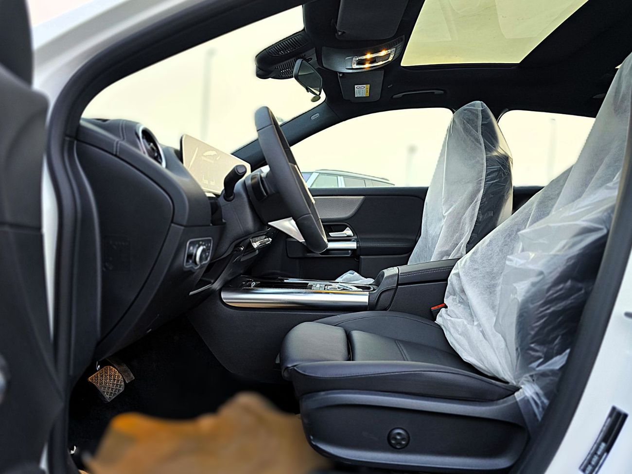 Mercedes-Benz GLA 200 Mercedes GLA200 1.3L Petrol 2025 White color