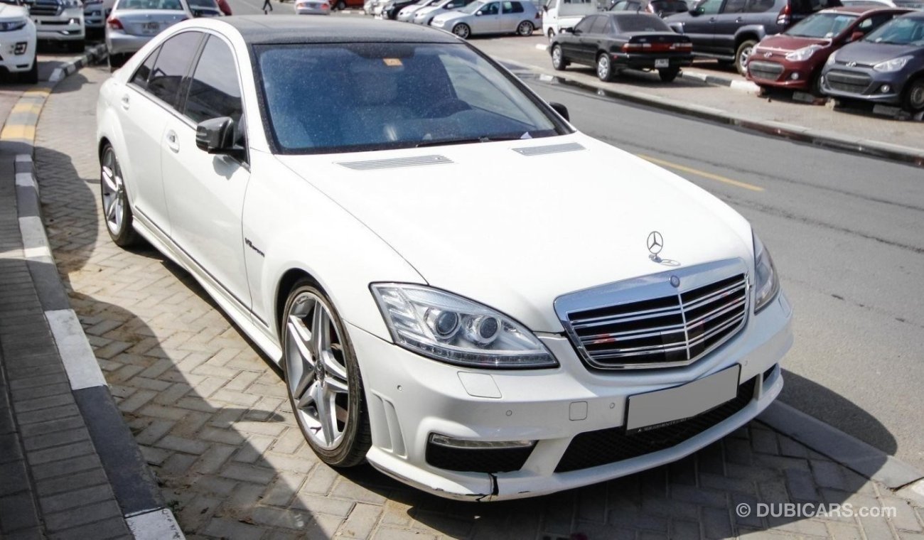 مرسيدس بنز S 500 As is where is left hand drive parked for 2 years not use Perfect inside and out side low km as is w