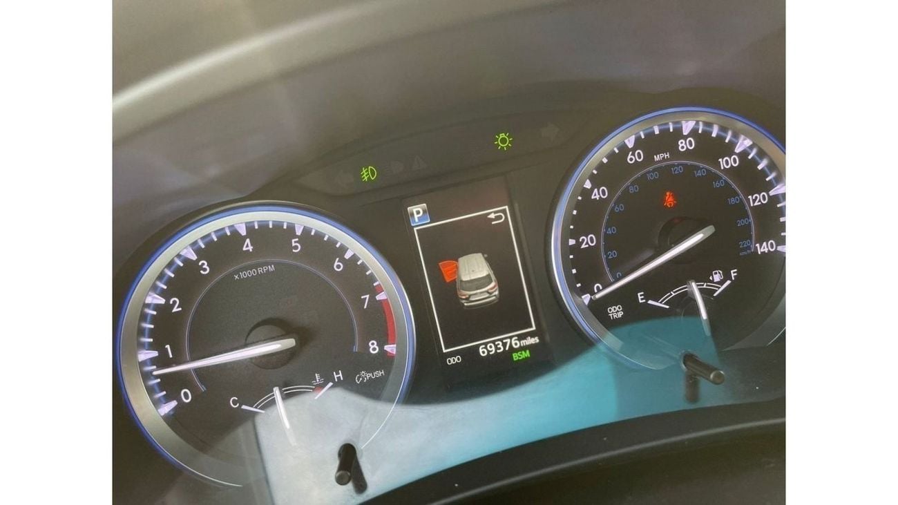 Toyota Highlander 2018 Toyota Highlander XLE 4x4 3.5L V6 Full Option 7 Seater -