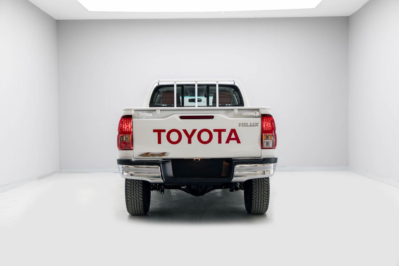 Toyota Hilux DLX 2.4L - Super White Inside Red | Export Only