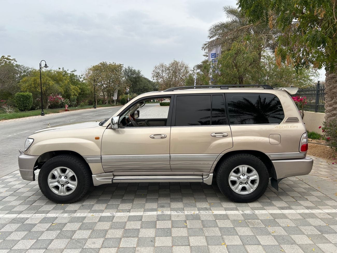 تويوتا لاند كروزر GXR