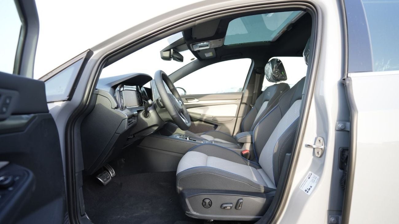 Volkswagen Golf فولكس واجن جولف R 300 TSI جديدة للبيع في دبي. لون رصاصي 2025 موديل, موجودة عند Najem auto FZE. هذه ا