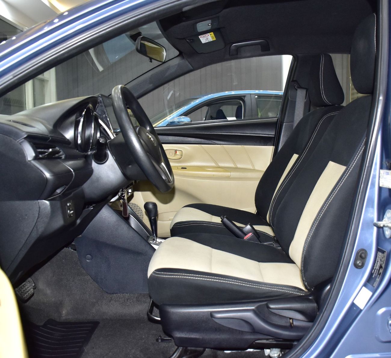 Toyota Yaris EXCELLENT DEAL for our Toyota Yaris SE ( 2015 Model ) in Blue Color GCC Specs