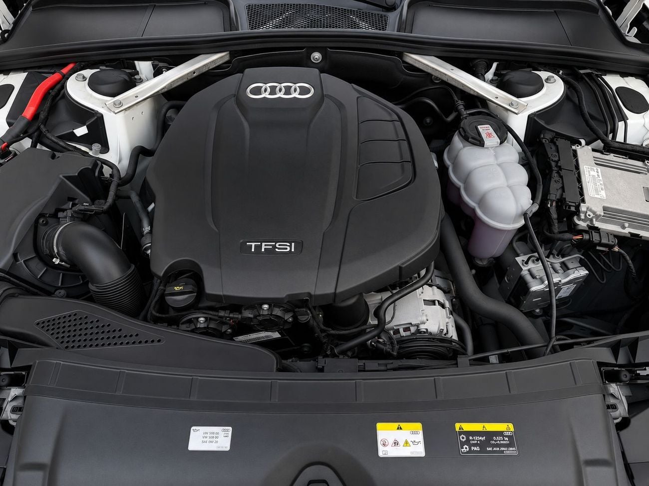 أودي A4 35 TFSI PROGRESS BLACK