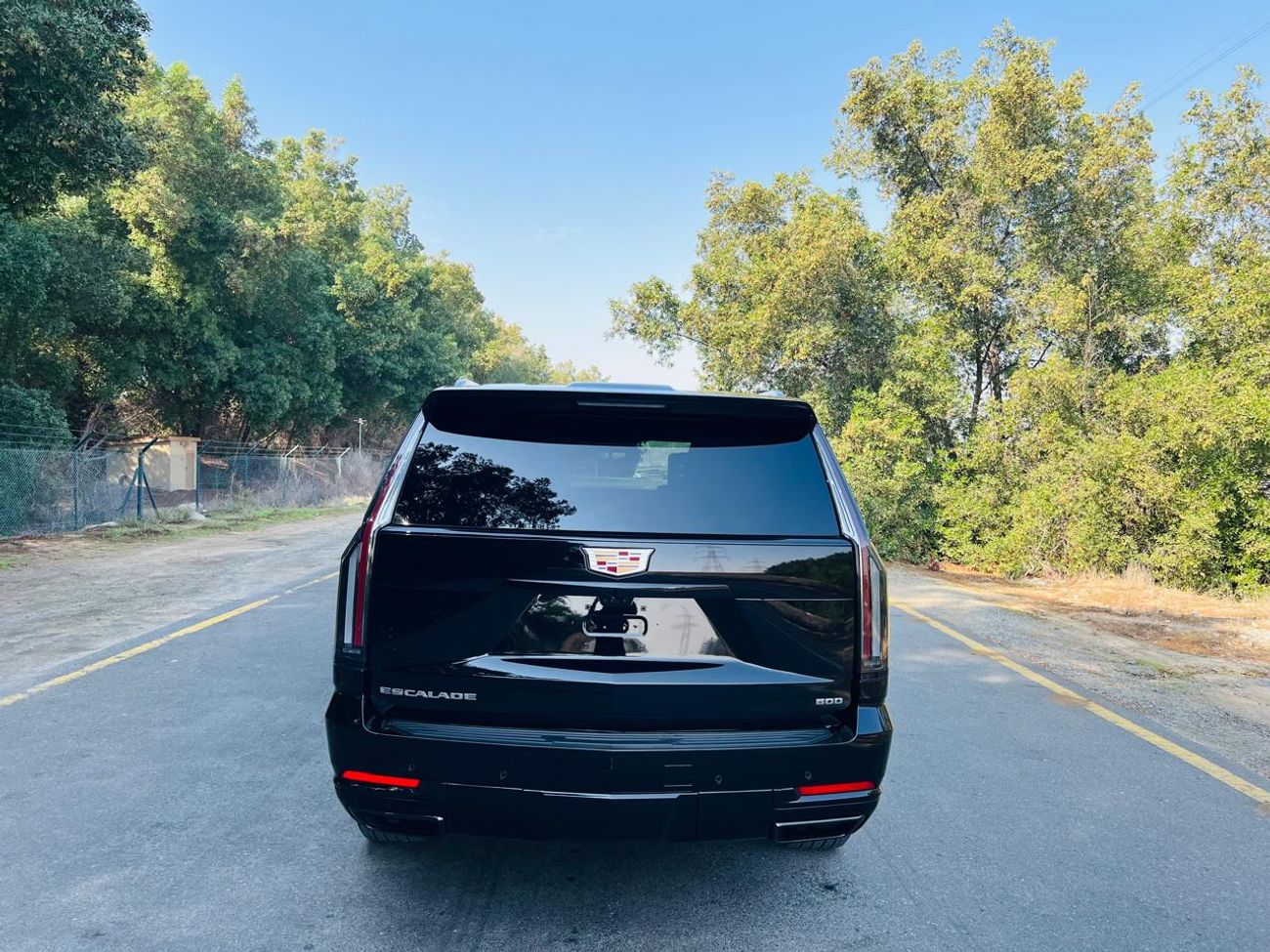 كاديلاك إسكالاد Premium Luxury Platinum 6.2L 4WD