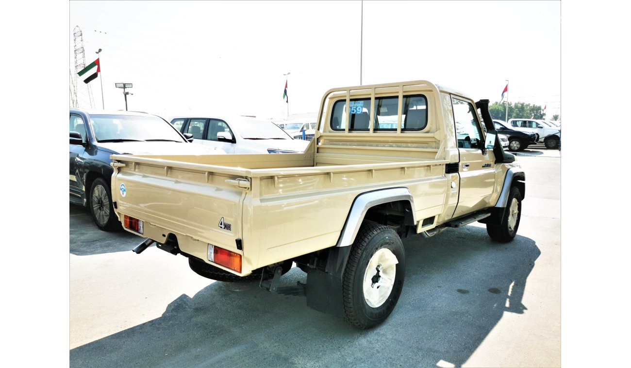 تويوتا لاند كروزر بيك آب 4.2L,V6,DIESEL,SINGLE CABIN,ALLOY WHEELS,OVER FENDER,POWER WINDOW,MT