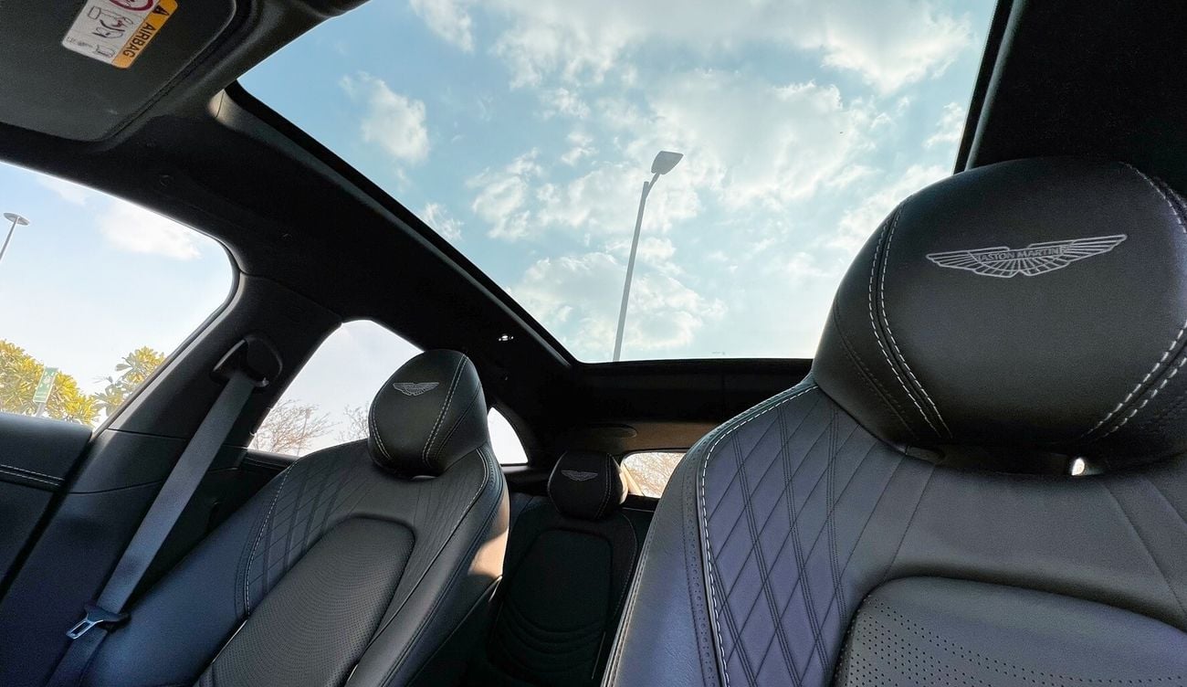 أستون مارتن DBX