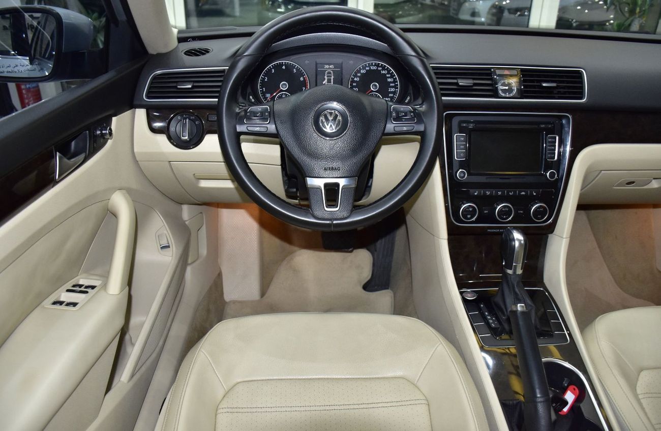 فولكس واجن باسات EXCELLENT DEAL for our Volkswagen Passat ( 2016 Model ) in Silver Color GCC Specs