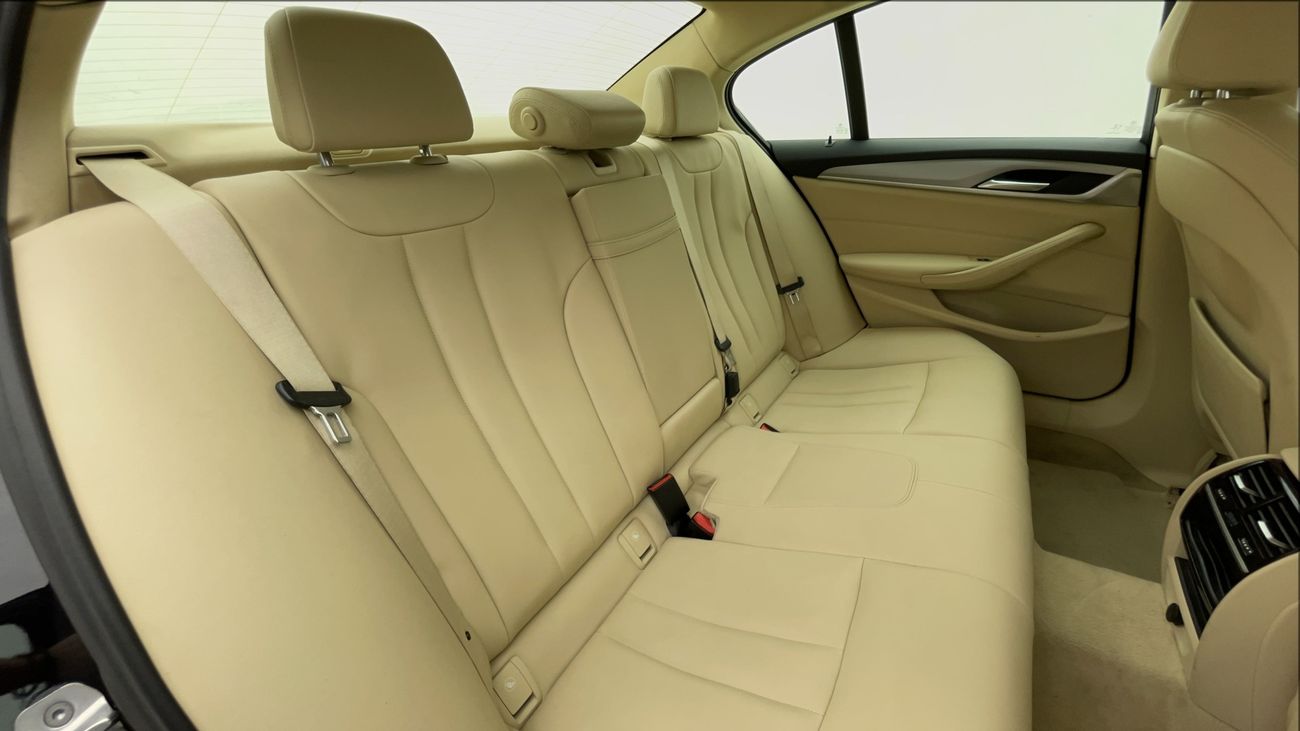 BMW 520i EXCLUSIVE 2 | Zero Down Payment | Home Test Drive