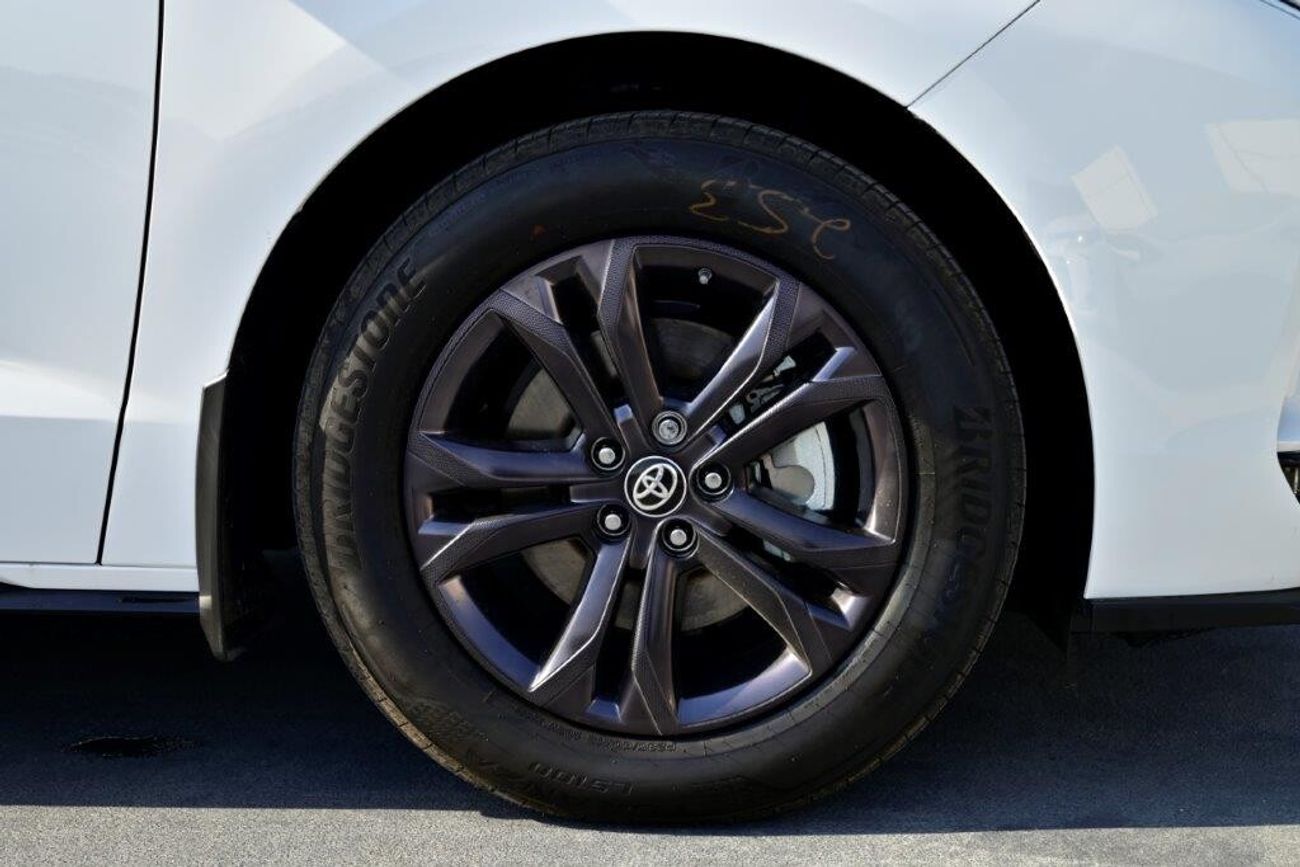 Toyota Sienna XSE Tech Pack 2.5L E-AWD 7-Seater Automatic