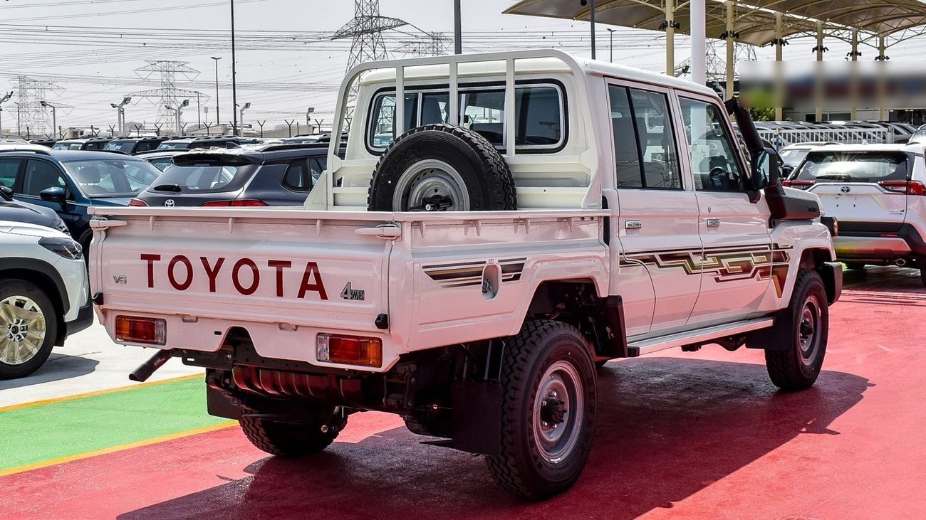 Toyota Land Cruiser Pick Up 4.0L V6 Double Cabin M/T