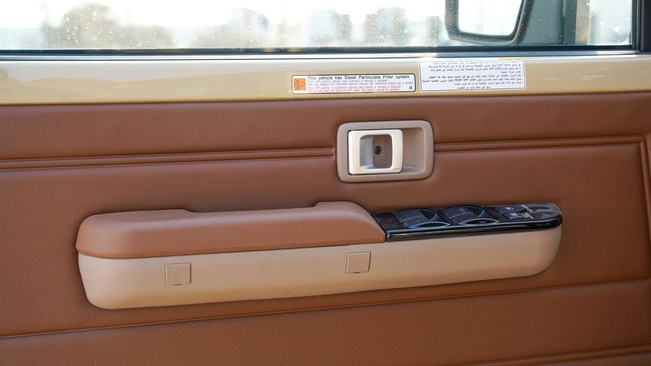 Toyota Land Cruiser 70 LX