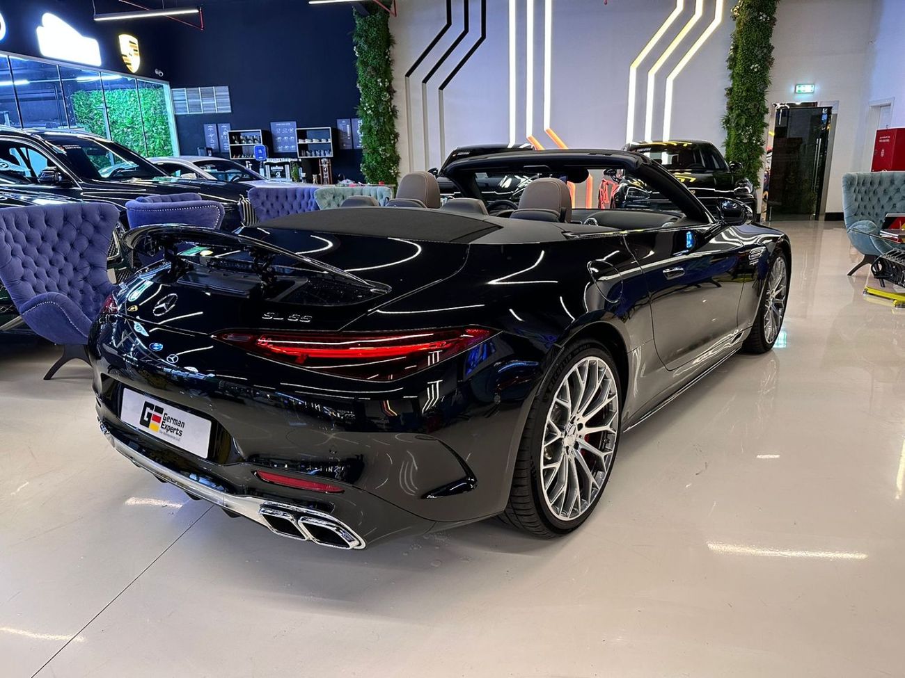 Mercedes-Benz SL 55 AMG Roadster 4Matic+ 2022 Mercedes‑AMG SL55 4MATIC+ - GCC - Dealer Service history available