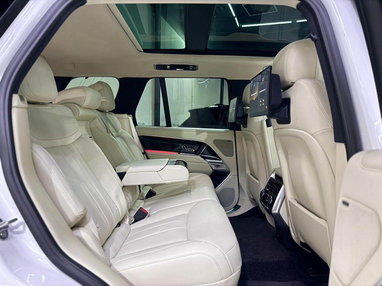 لاند روفر رينج روفر VOGUE SE P400  2025