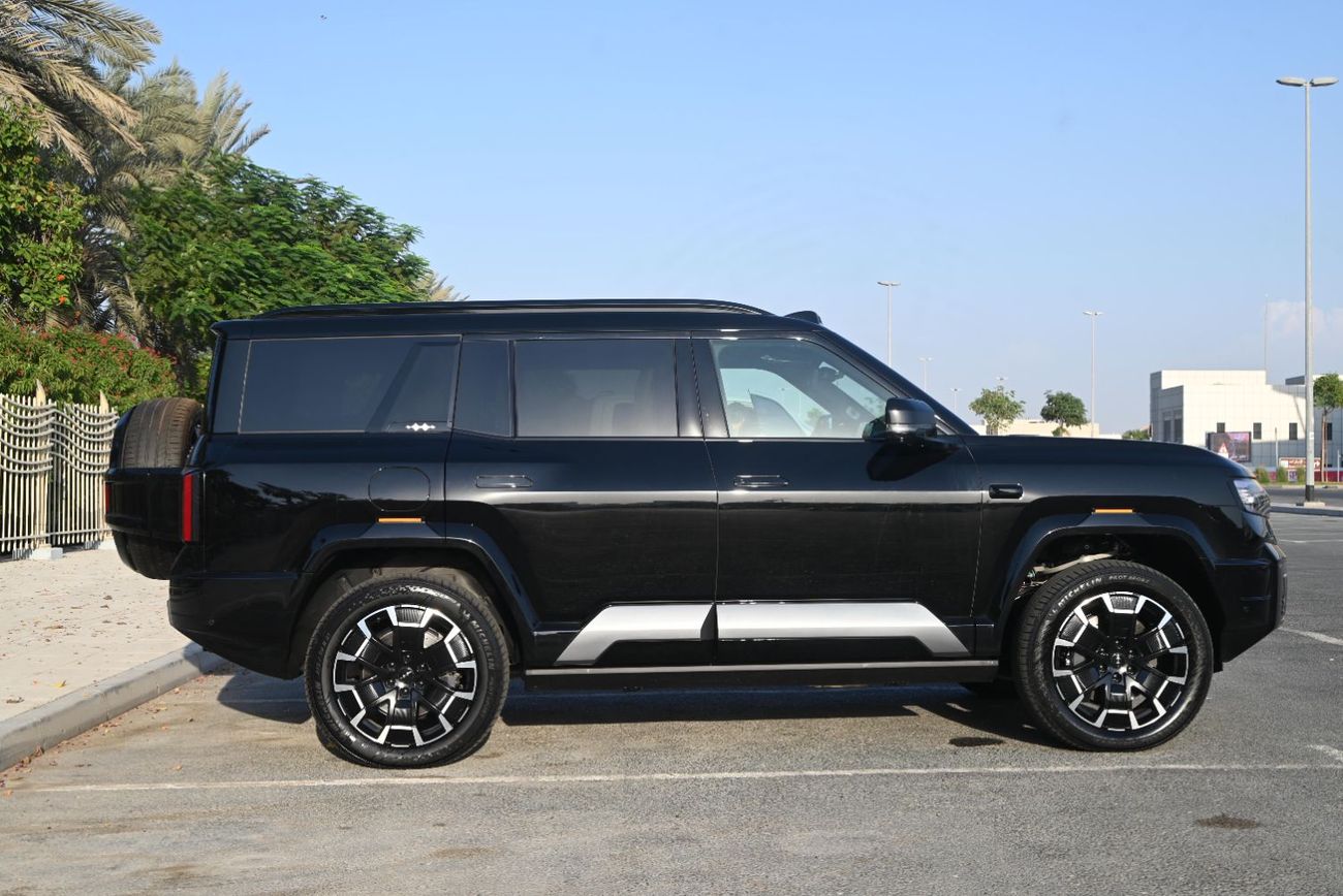 BYD Leopard 8 Smart and Brave Flagship Edition (7 Seats) - BYD LEOPERD 8 2025 - TOP VARIENT