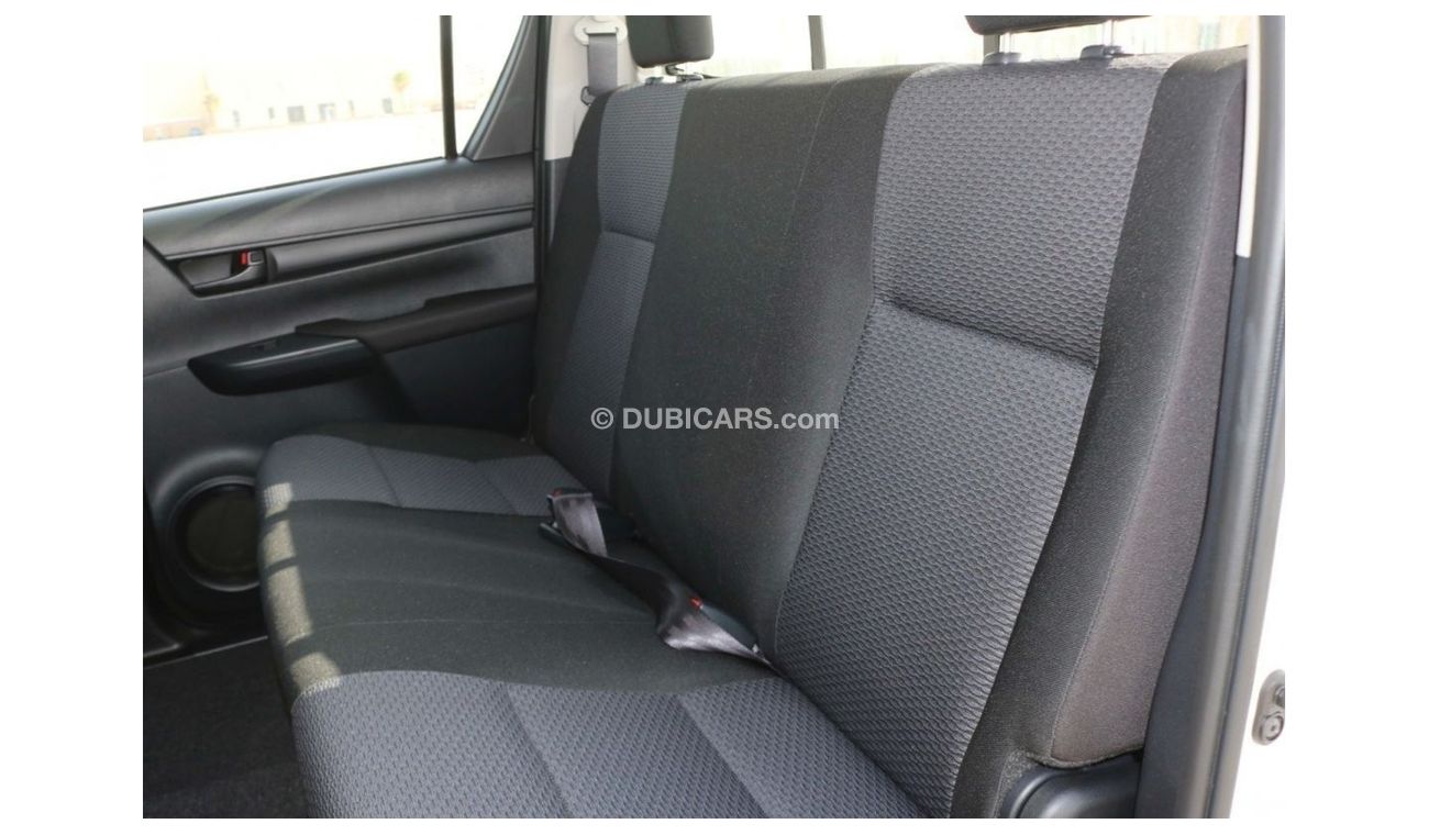 Toyota Hilux 2022 | DLX BASIC DIESEL MT 4X4 - BLACK INTERIOR AND FABRIC SEATS WITH GCC SPECS - EXPORT ONL