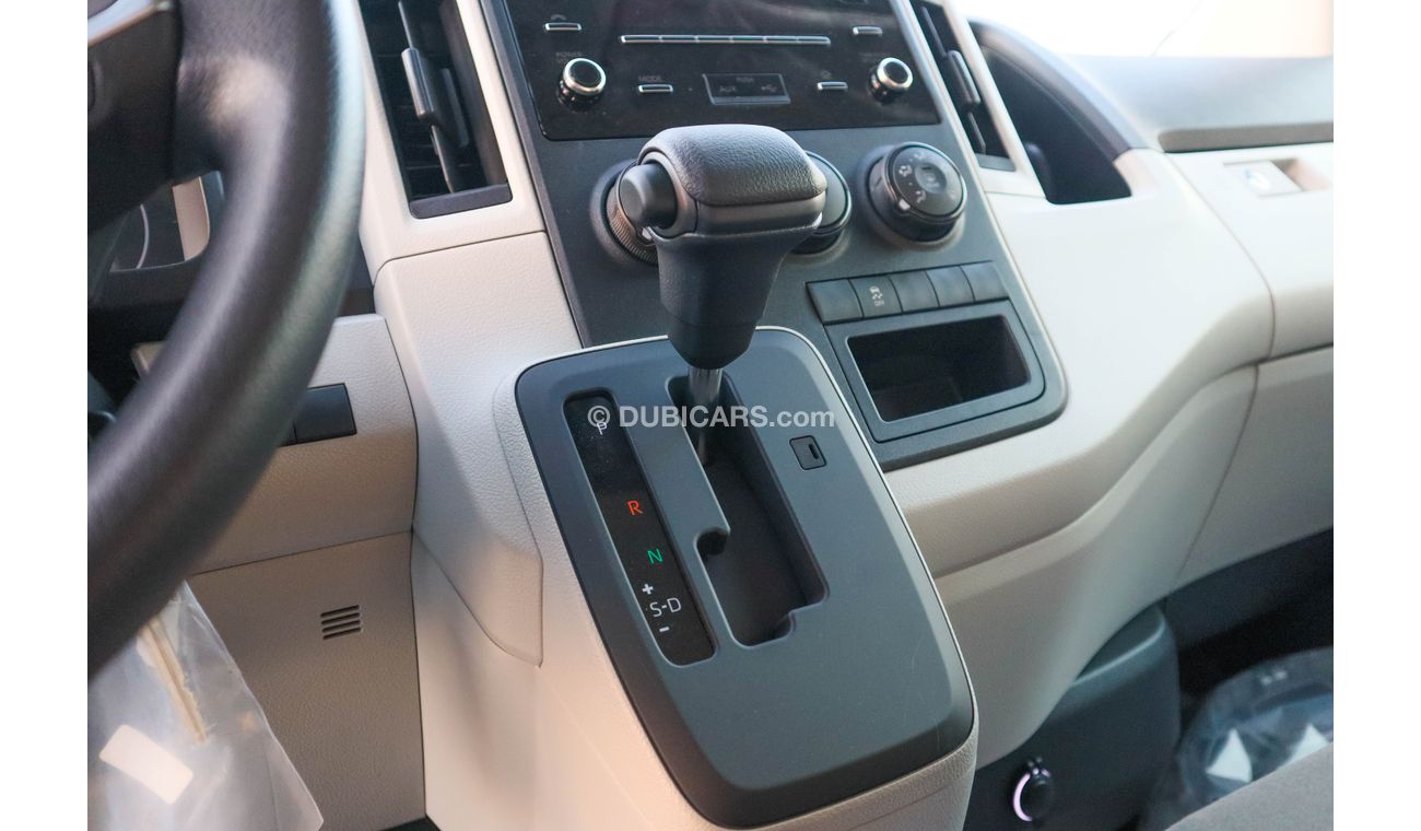 Toyota Hiace Toyota hiace 2023 petrol Van / 5 Doors / 6 Seats (Standard Roof(FOR EXPORT)