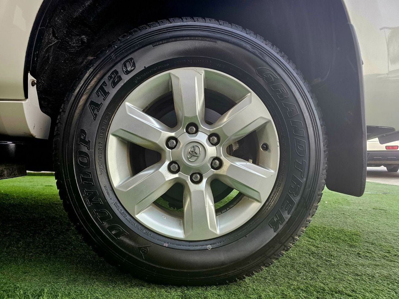 Toyota Prado TXL/ LEATHER SEATS/ DVD/ EXCELLENT CONDITION