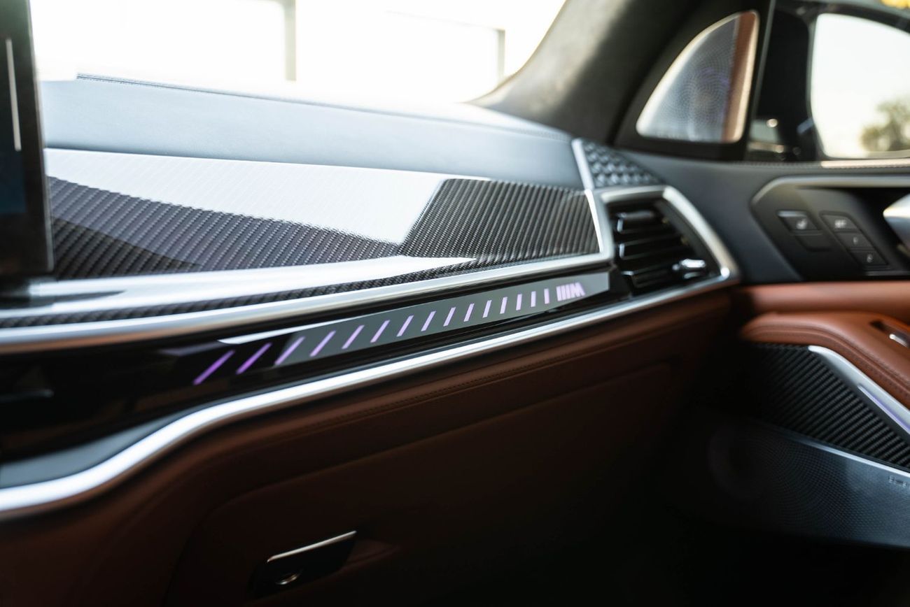 بي أم دبليو X7 xDriveM60i (6 Seats)