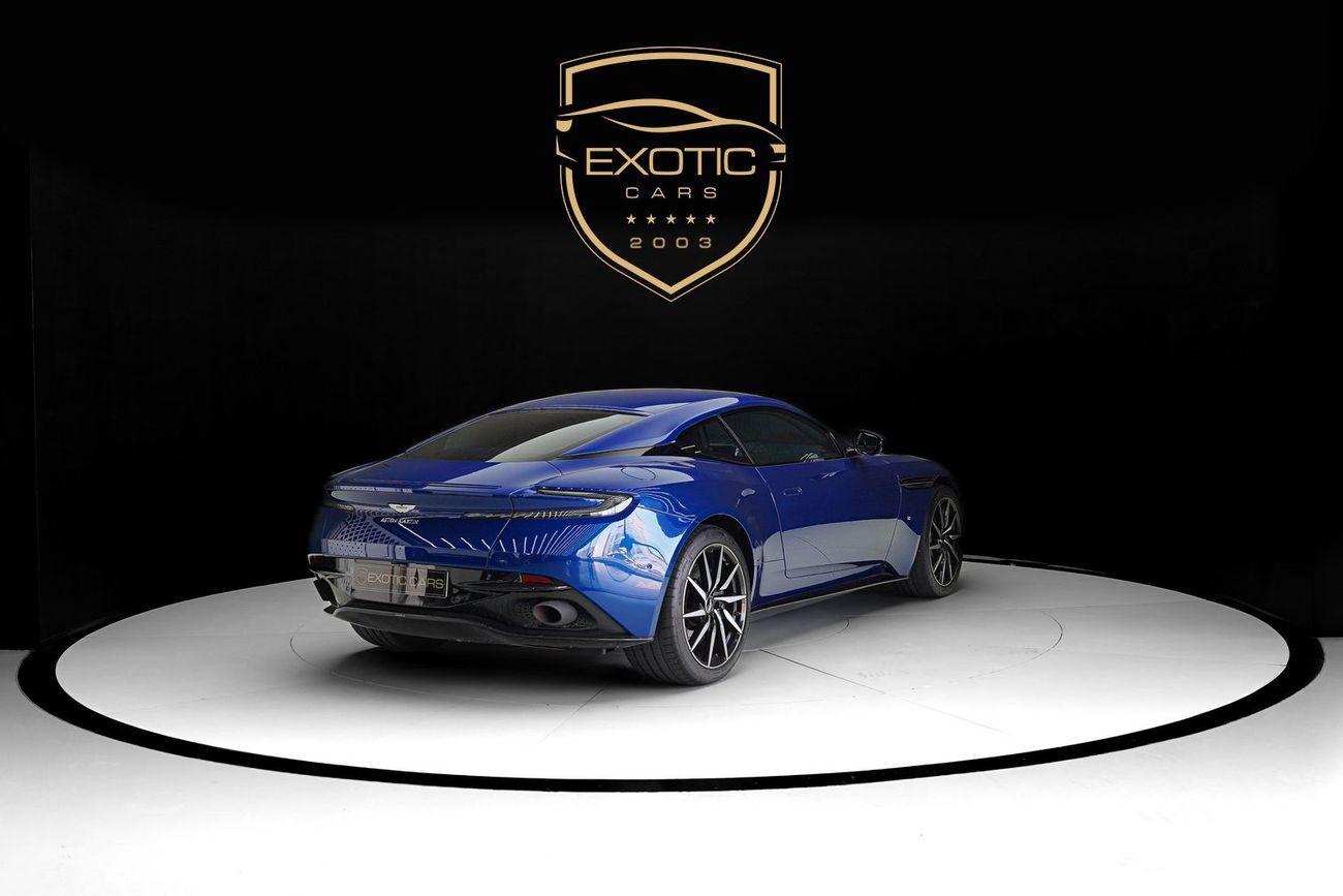 أستون مارتن DB11 Std 5.2L