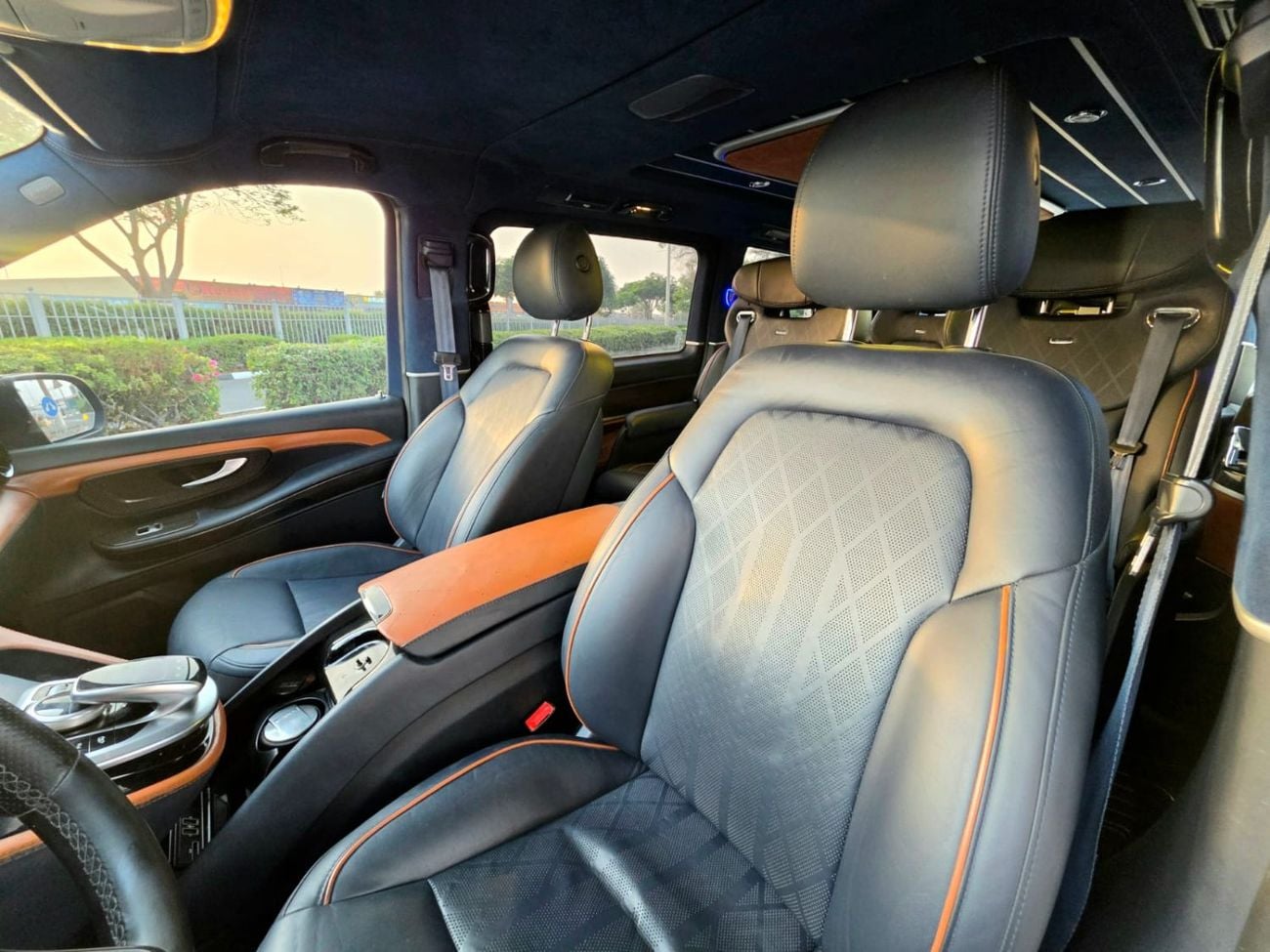 مرسيدس بنز V 250 2019 Mercedes-Benz V-Class V 250 GCC Specs